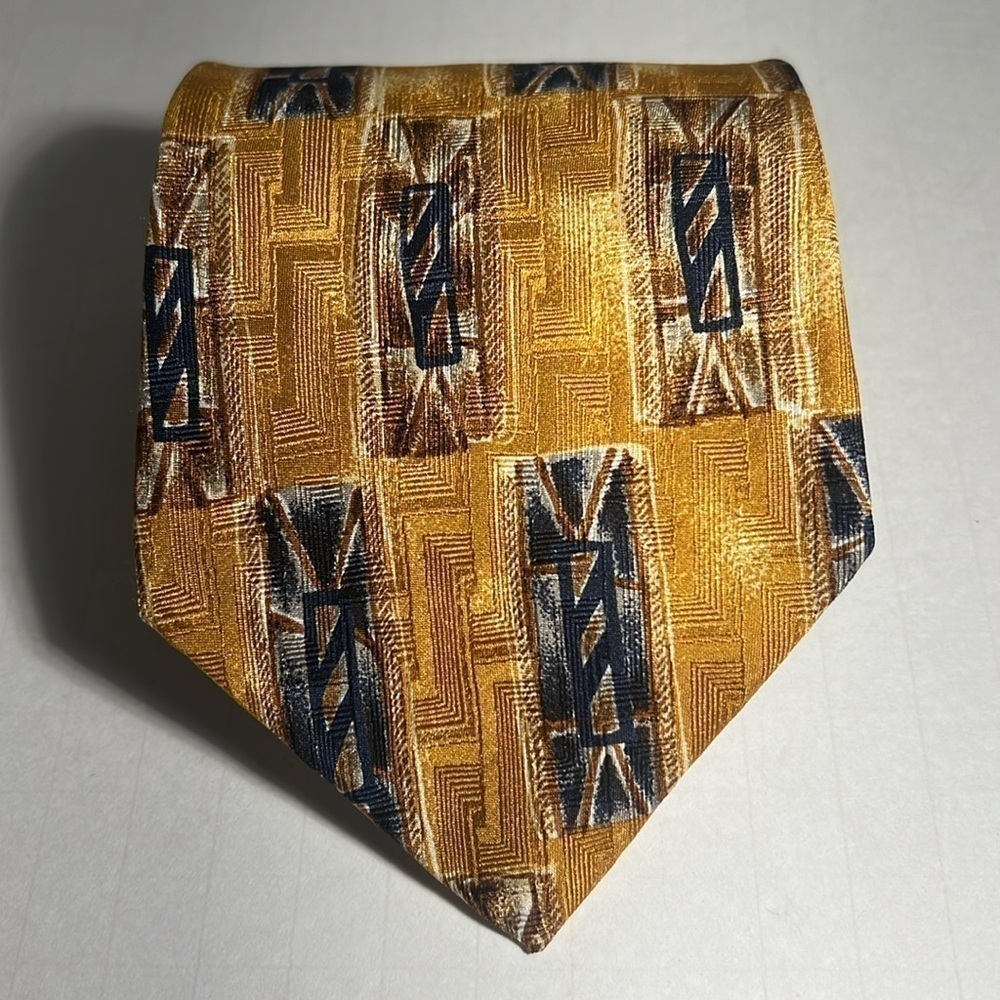 👨🏻💼Ferrell Reed for Nordstrom mustard with blue pattern tie Vintage